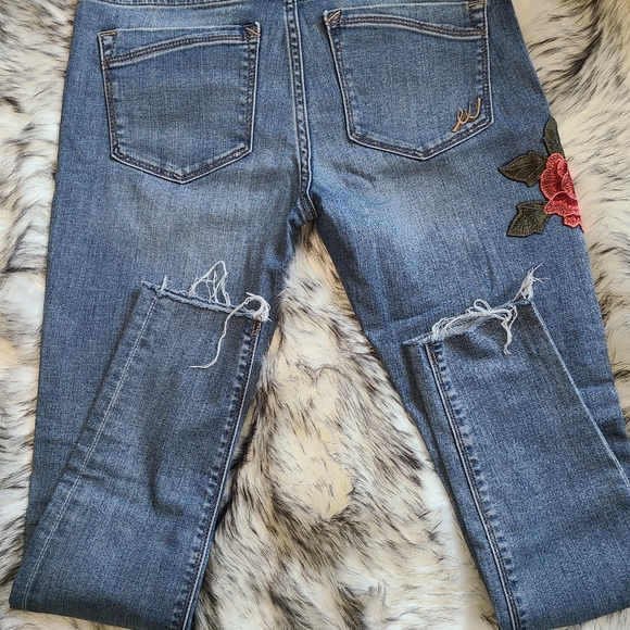 🔴SOLD🔴Express Jeans - Picture 3 of 4